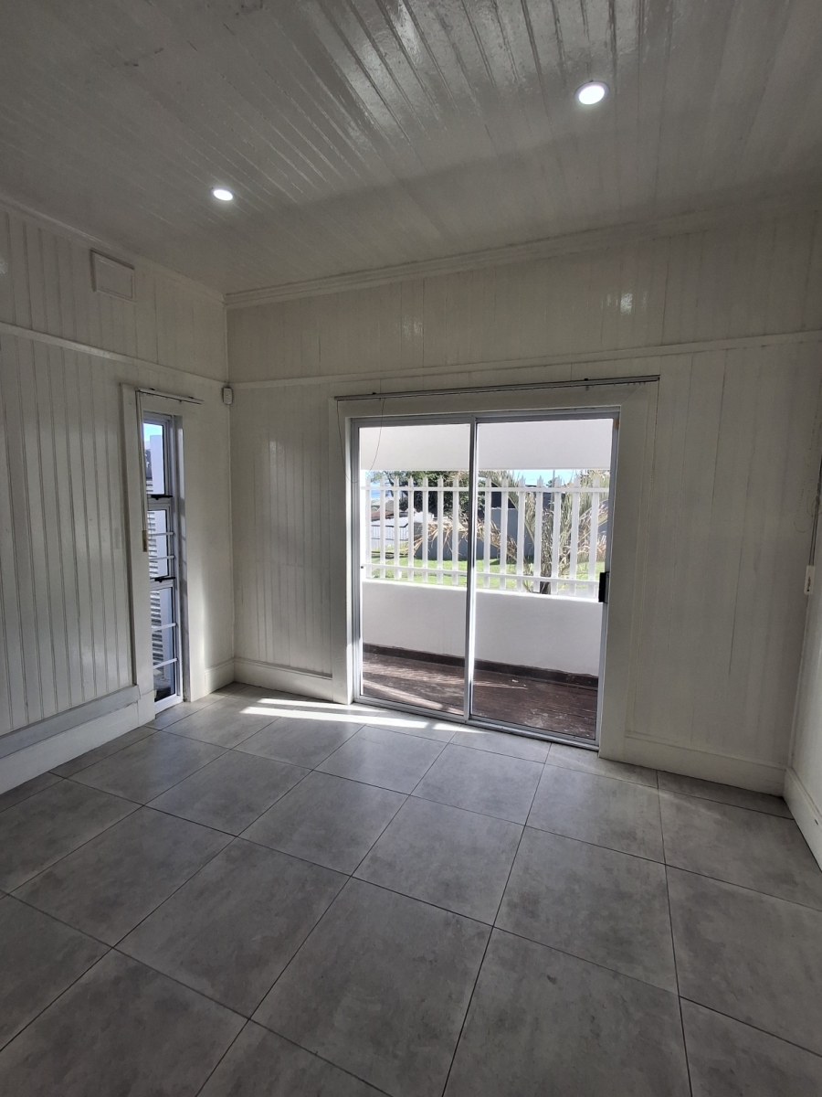 To Let Commercial Property for Rent in West Bank Eastern Cape